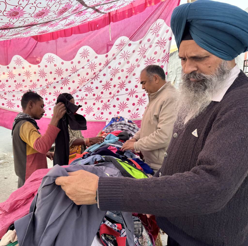 Rotary Club organizes langar of warm clothes